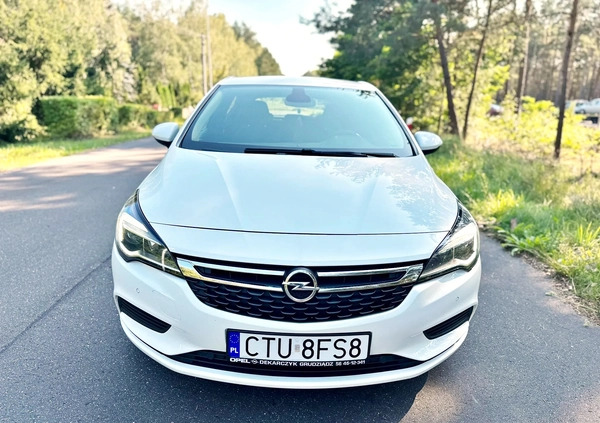 Opel Astra cena 43000 przebieg: 120808, rok produkcji 2017 z Tuchola małe 379